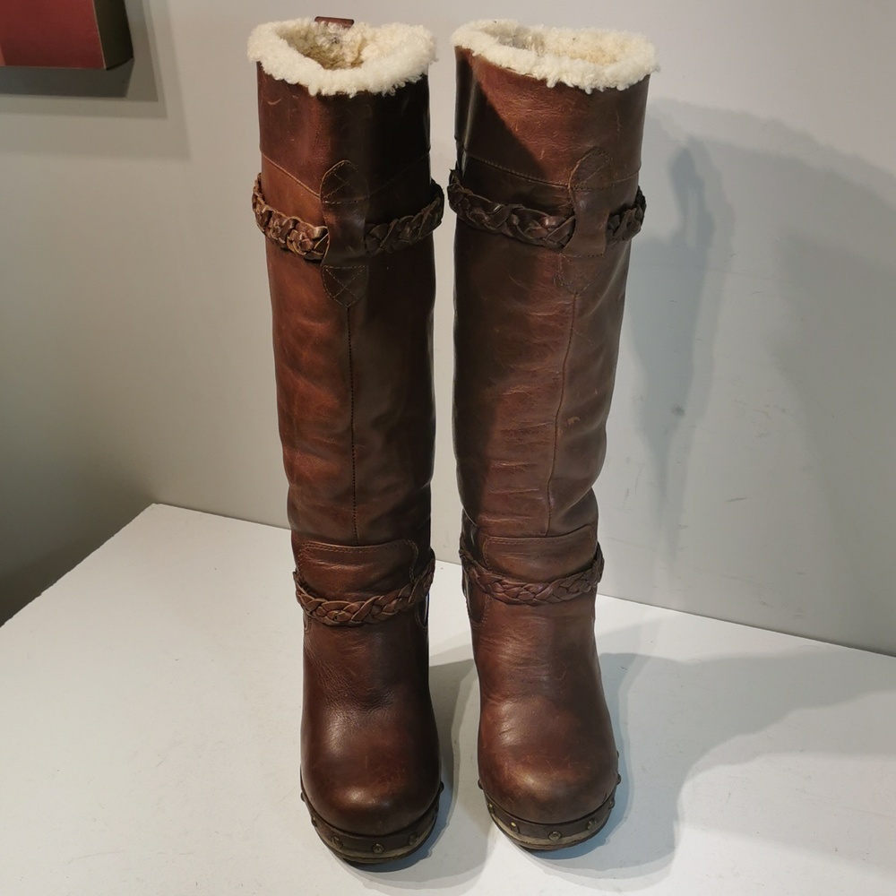 UGG Australia Savanna high clog boots size 7 sheepskin wooden heel - Picture 4 of 11